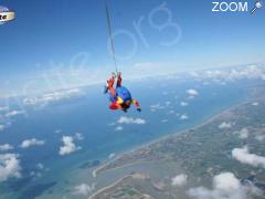 picture of Bapteme de parachutisme sur l'aérodrome de Lessay
